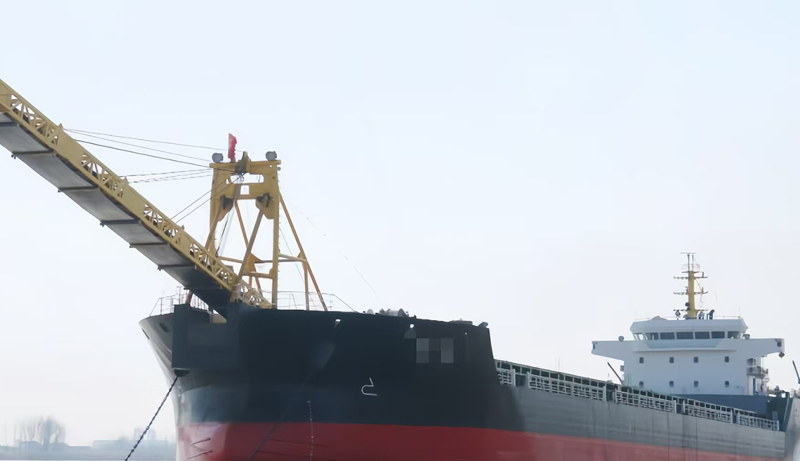 Jiangsu Qinfeng Shipbuilding Co., Ltd. navi da sabbia a scarico automatico, navi a ponte, ecc .: